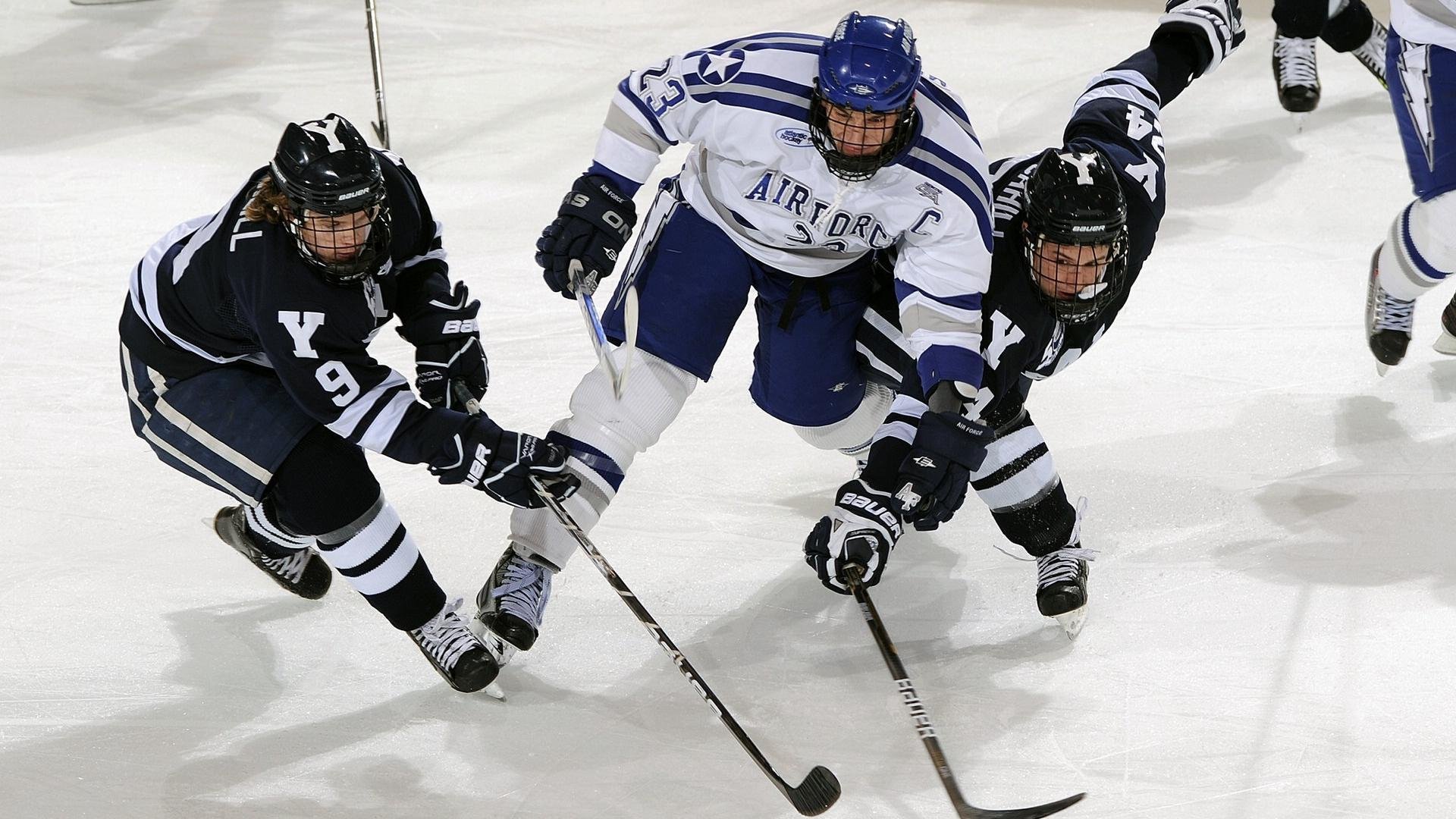 华体会体育在线登录-《英雄联盟》“预选赛”疯狂启动,冠军花落谁家?